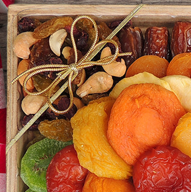 Square Fruit & Mixed Nut Pistachio Tray 23 oz